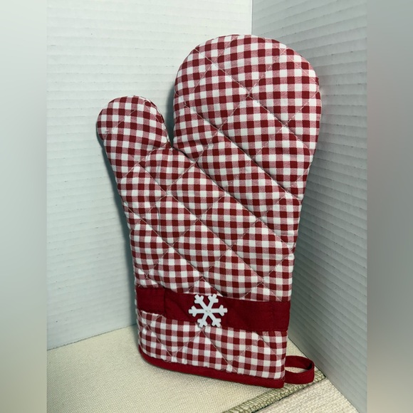 Holiday Bundle 5 Hand Towels, 1Oven Mitt, & 1 Pot Holder - Picture 2 of 12